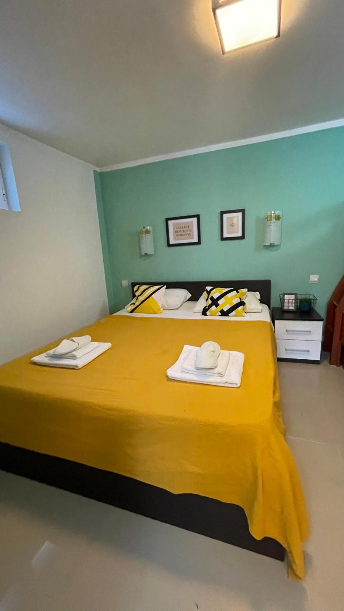 Aparthotel Family House With Pool & Sea View à Bijela Extérieur photo