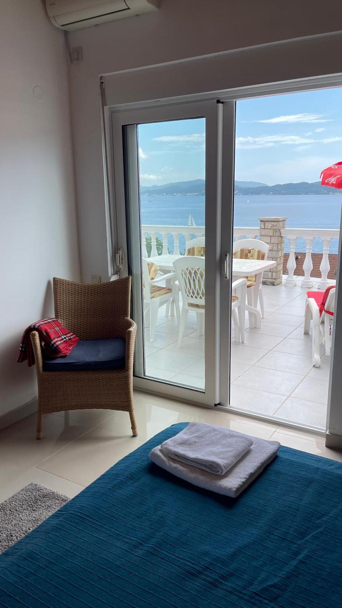 Aparthotel Family House With Pool & Sea View à Bijela Extérieur photo