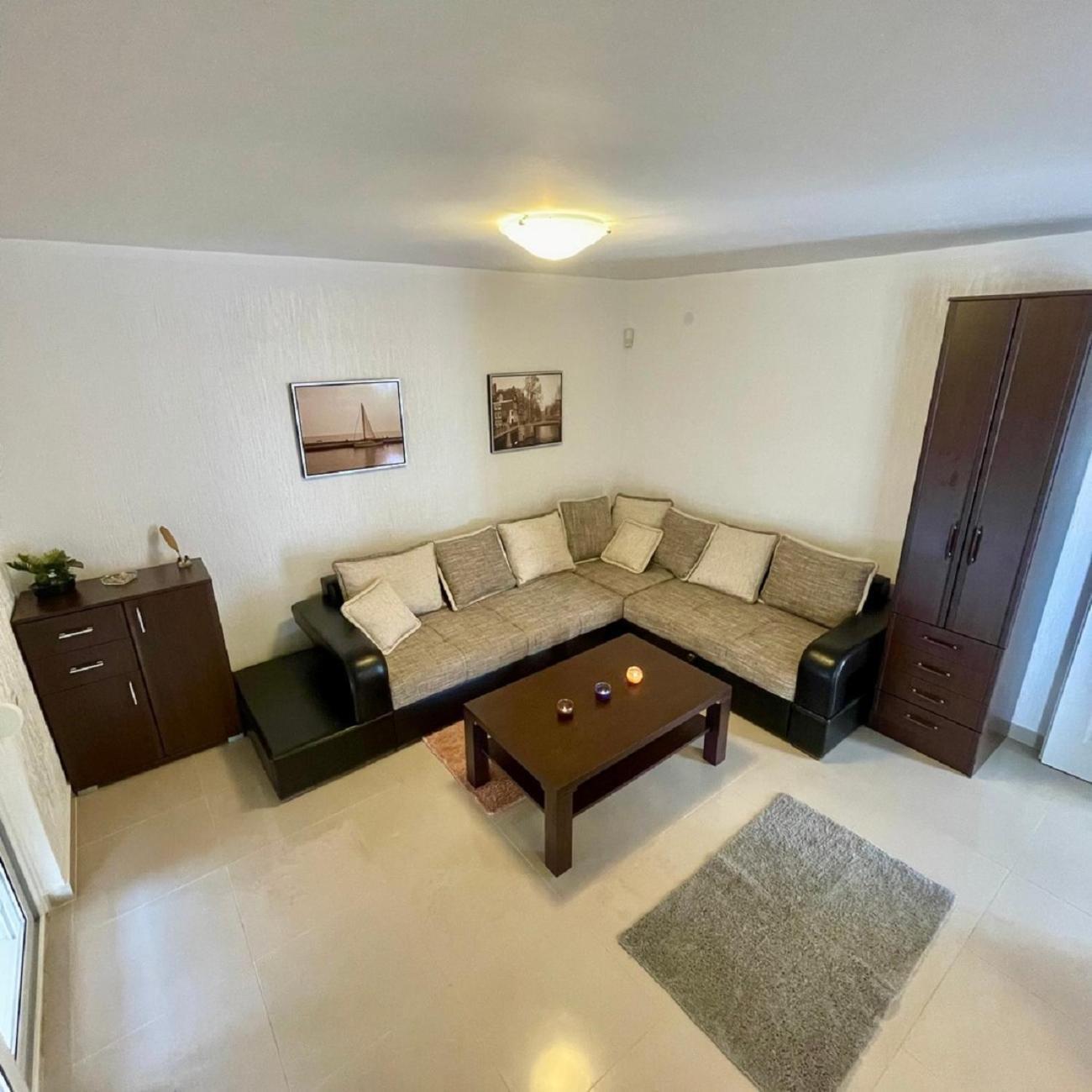 Aparthotel Family House With Pool & Sea View à Bijela Extérieur photo